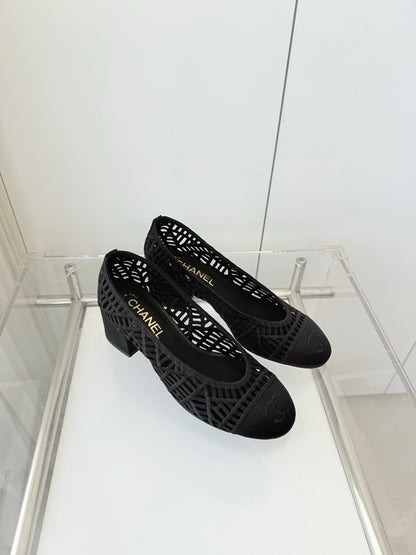 Chanel 26 Ladies 50 Ballet Flats Black in Fabric 597340