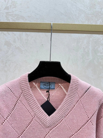 PRADA 25S V-NECK SWEATER 576