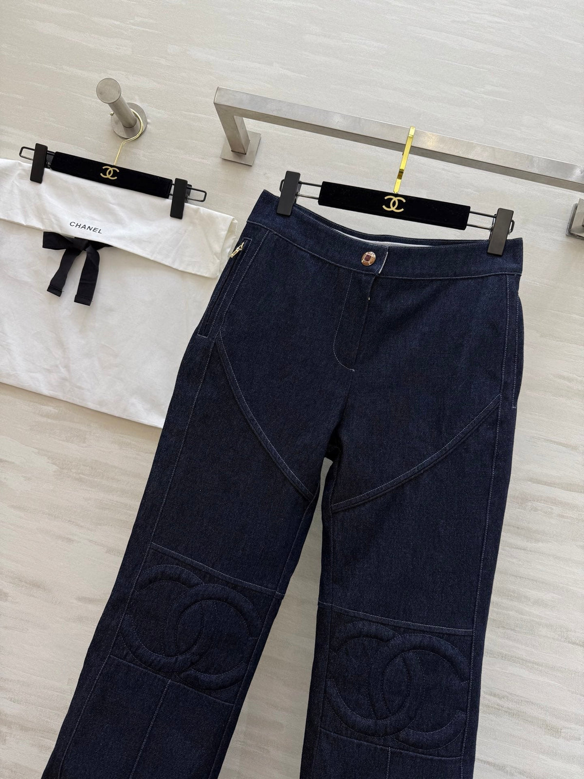 Chanel Straight Leg Jeans 800653