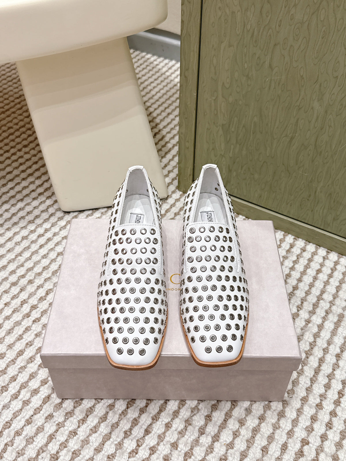 Jimmy Choo Eliot Slippers 45mm Metallic Eyelets White Calfskin 568495