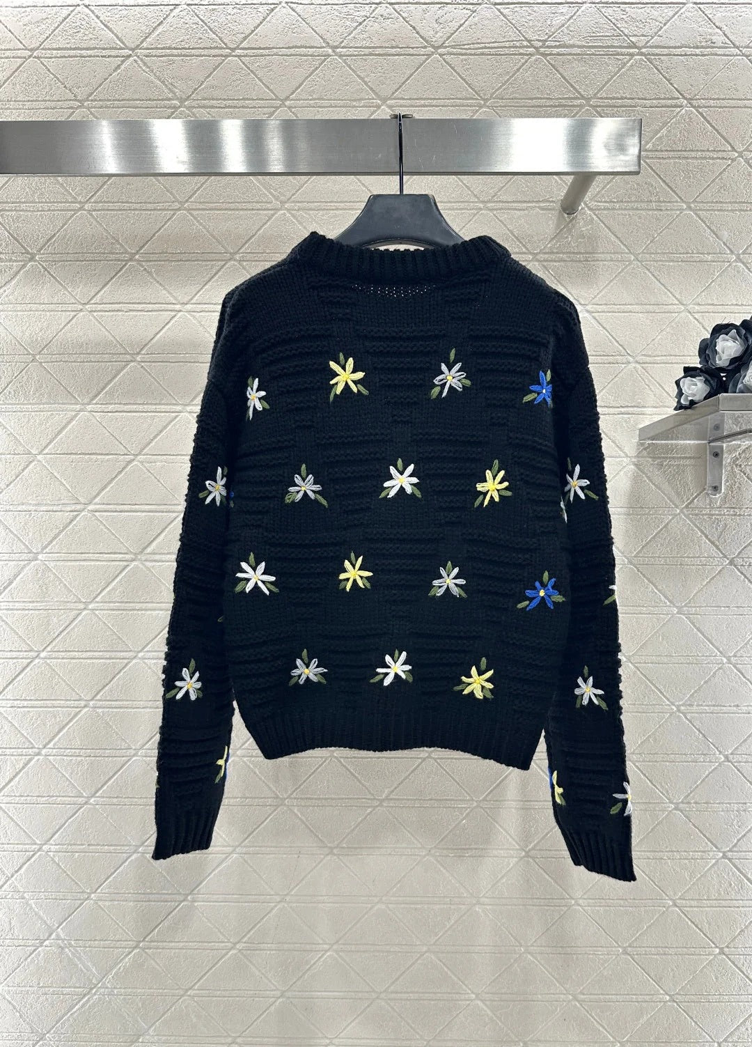MIUMIU SWEATER STYLE 823