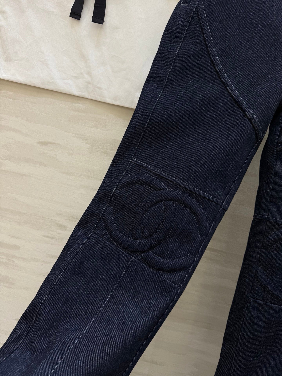 Chanel Straight Leg Jeans 800653