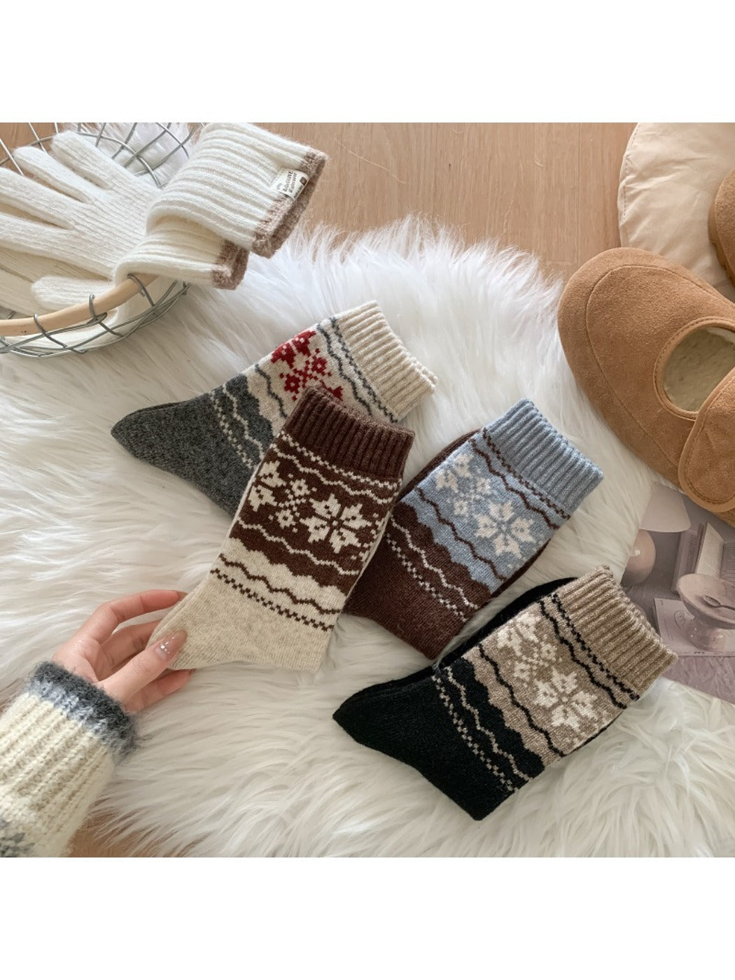 Rufia - Thickened Snowflake Patterned Mid-calf Socks – 4 Colors