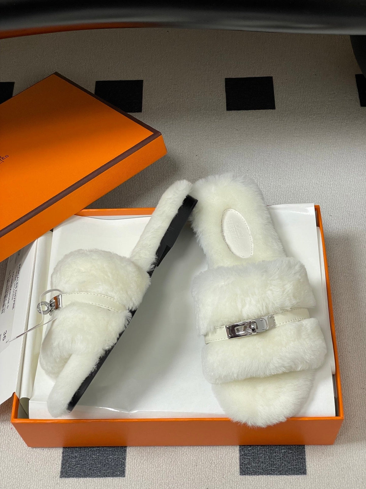 Hermes Giulia Kelly Buckle H-Slippers White in Wool 594328