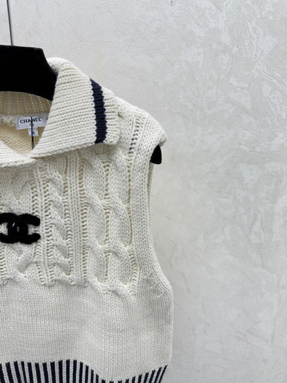 CC 26 Collared Knitted Vest Red and Cream Wool 331417