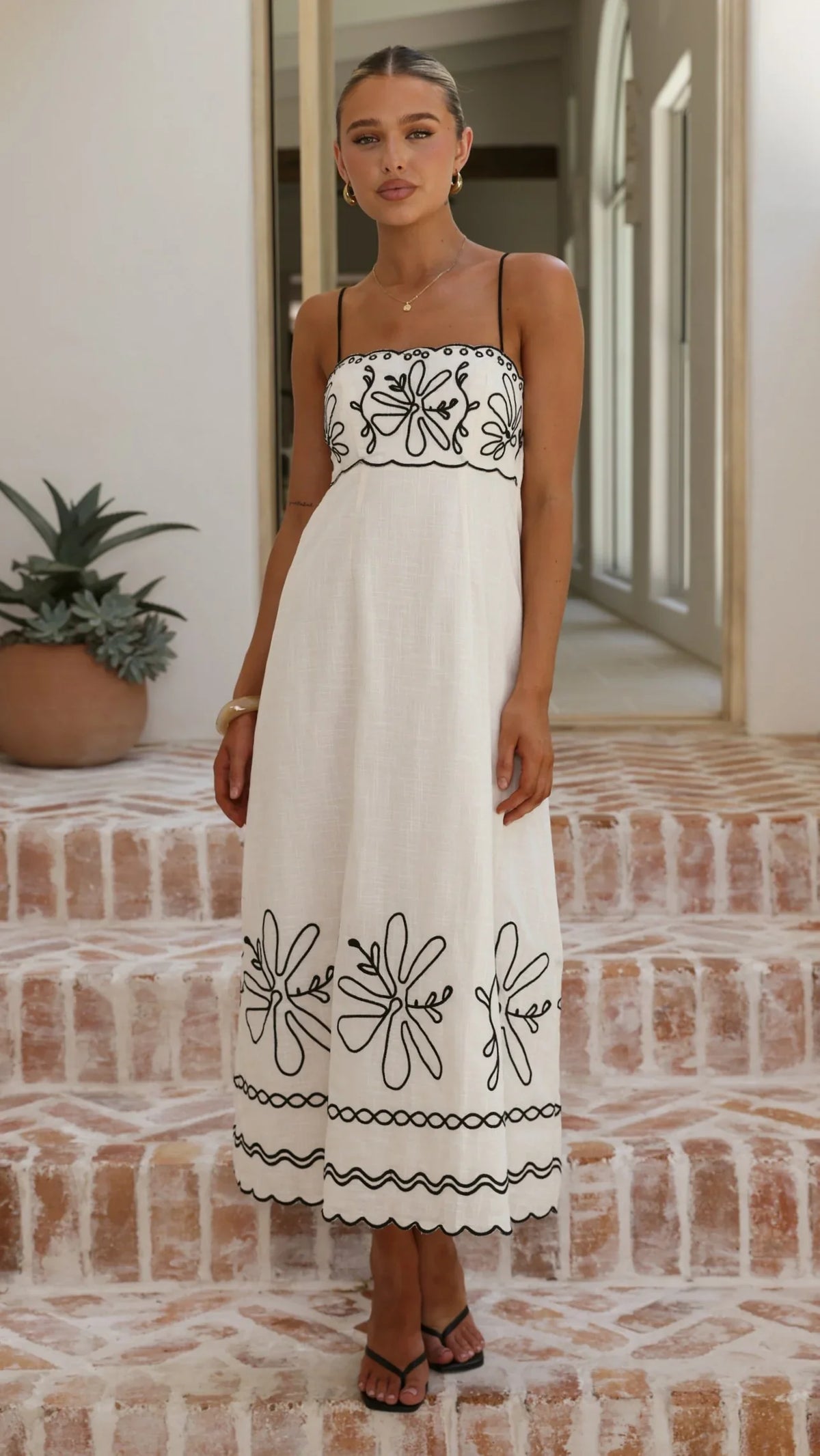 Mira Maxi Dress - White/Black