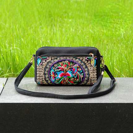 New Handheld Women'S Bag Ethnic Style Embroidery Bag Embroidery Canvas Bag Cross Shoulder Bag Handbag