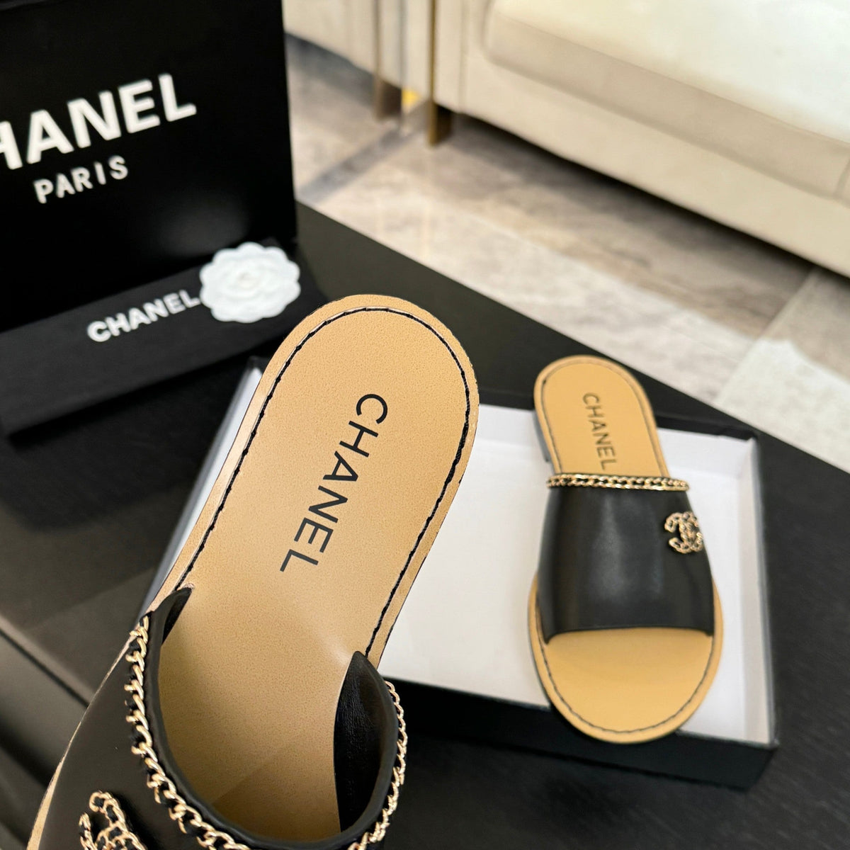 CC 26C Double C Chain Cross Black Beige Sheepskin
