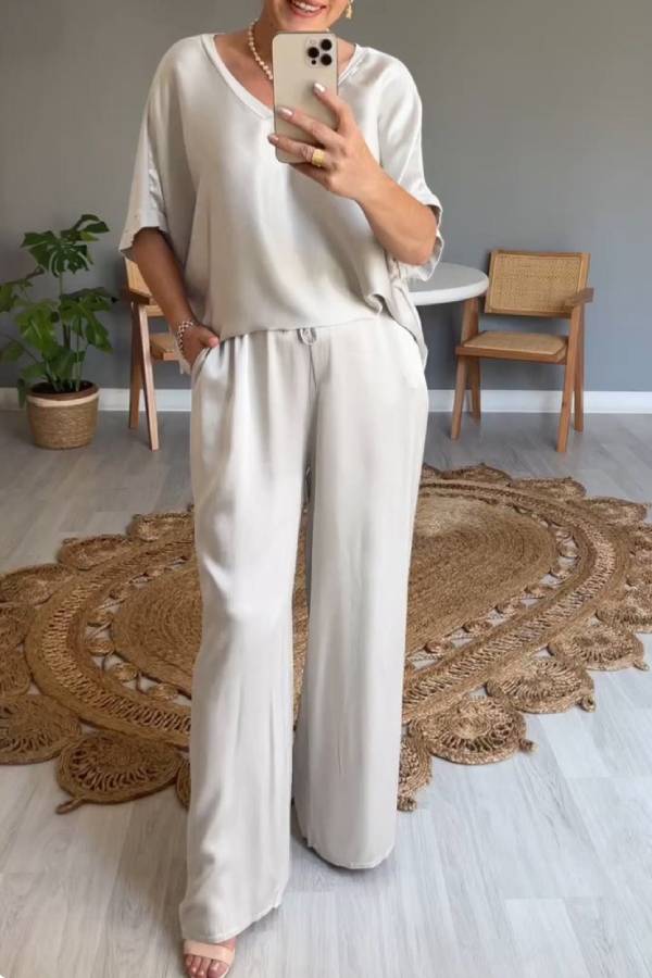 Solid color mercerized V-neck casual suit