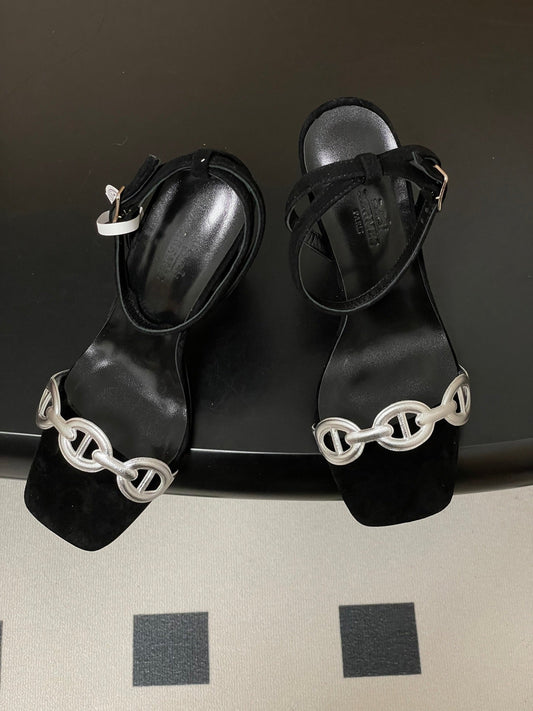 HM Luz Sandals 10.5 Black Sheepskin 593703