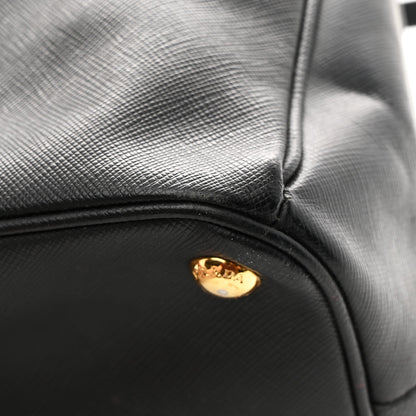 Saffiano Medium Galleria Double Zip Tote Black