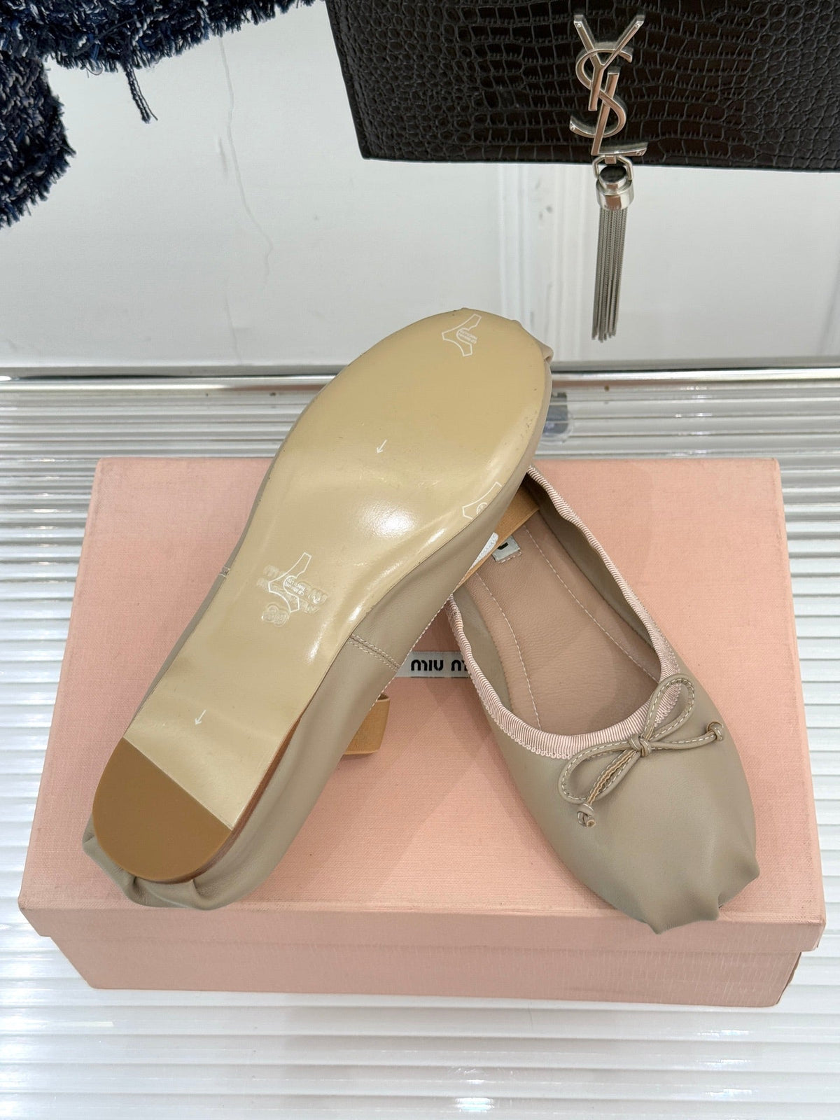Miu Classic Bow Letter Ballet Flat Dark Beige Sheepskin 571000
