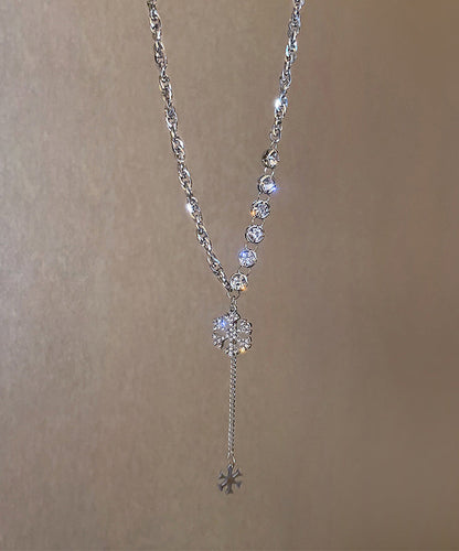 Beautiful Silk Alloy Zircon Snowflake Pendant Necklace