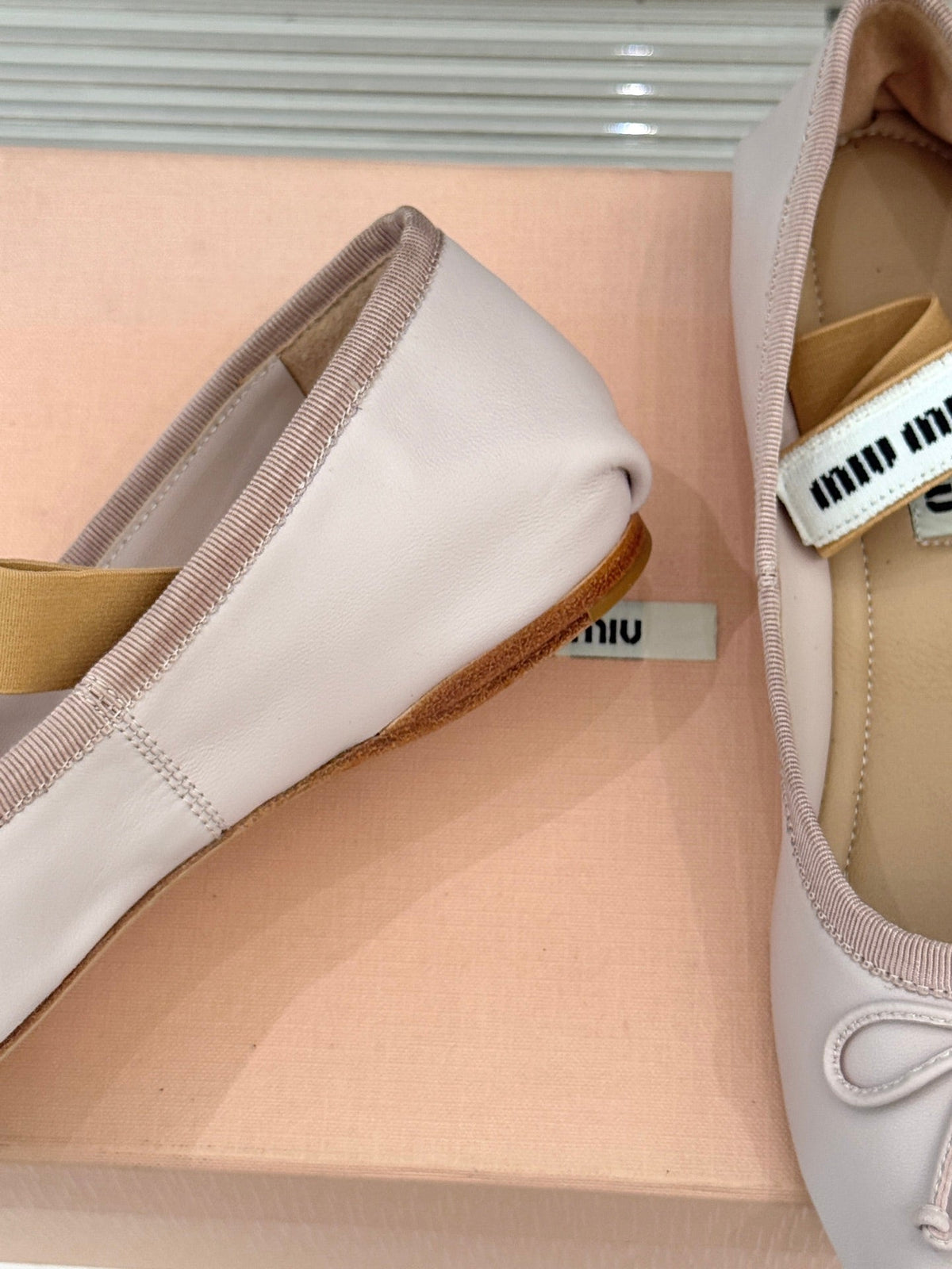Miu Classic Bow Letter Ballet Flat Silver Pink Sheepskin 570998