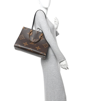 Reverse Monogram Giant Onthego MM
