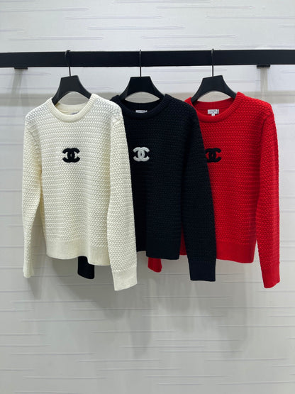 CHANEL 26 LOGO KNIT WHITE SWEATER 335409