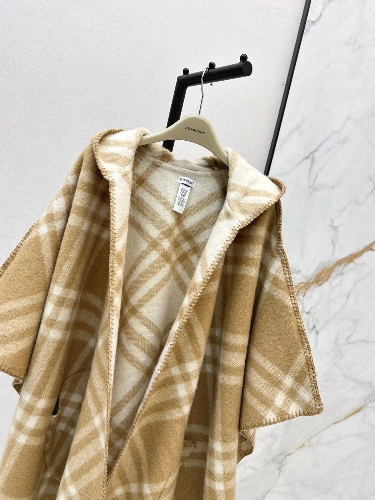 BURBERRY 25S REVERSIBLE CASHMERE CAPE 0045