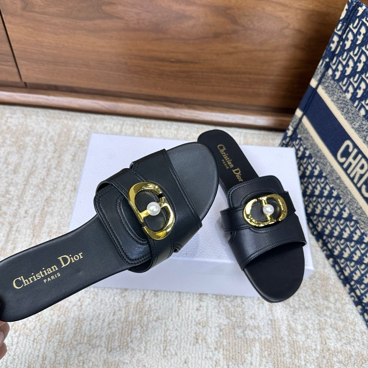 CD Montaigne Sandals Black in Calfskin 598176