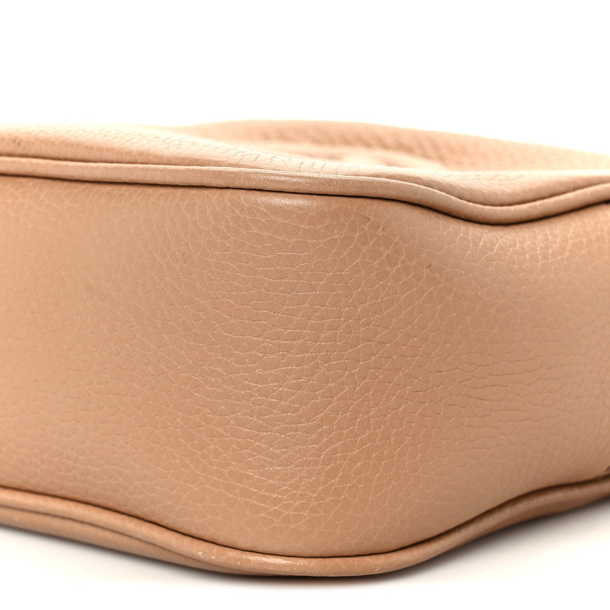 Pebbled Calfskin Small Soho Disco Bag Camelia
