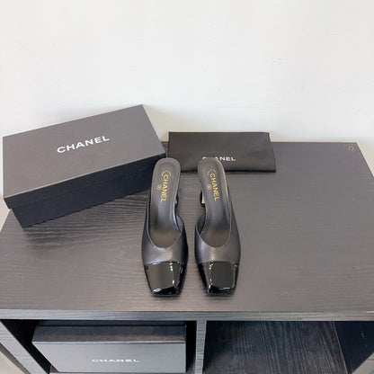 CC 26s Half-Slip Black Patent Leather 596642