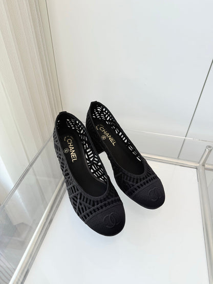 Chanel 26 Ladies 50 Ballet Flats Black in Fabric 597340