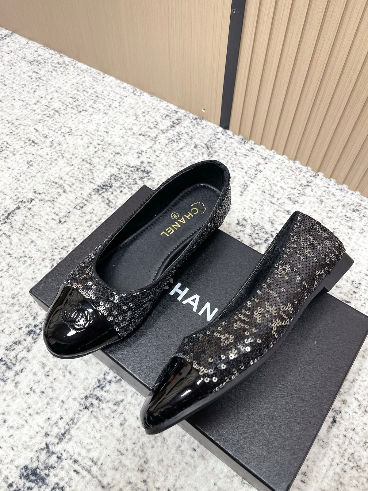 Chanel Coco Mark Ballet Flat Black with Silver in Lambskin 591378