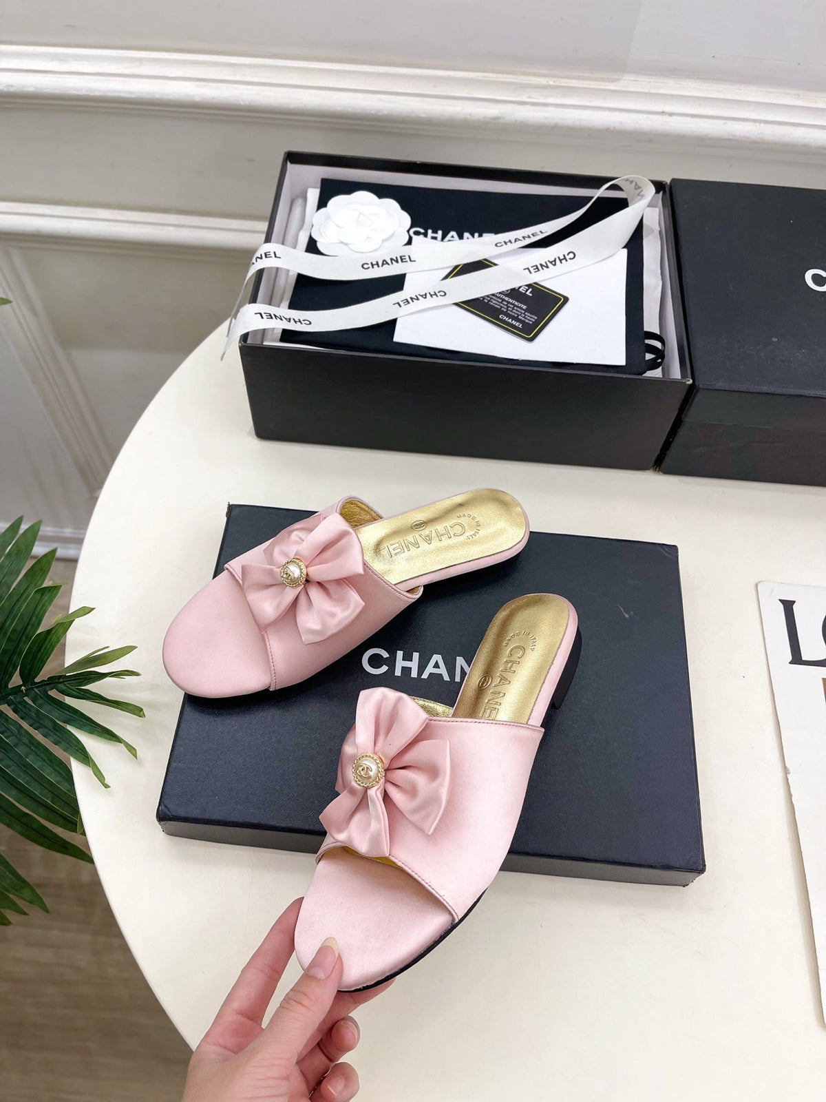 CC 26s Bow Slippers Pink Satin Sheepskin 586899