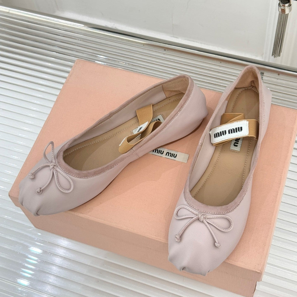 Miu Classic Bow Letter Ballet Flat Silver Pink Sheepskin 570998