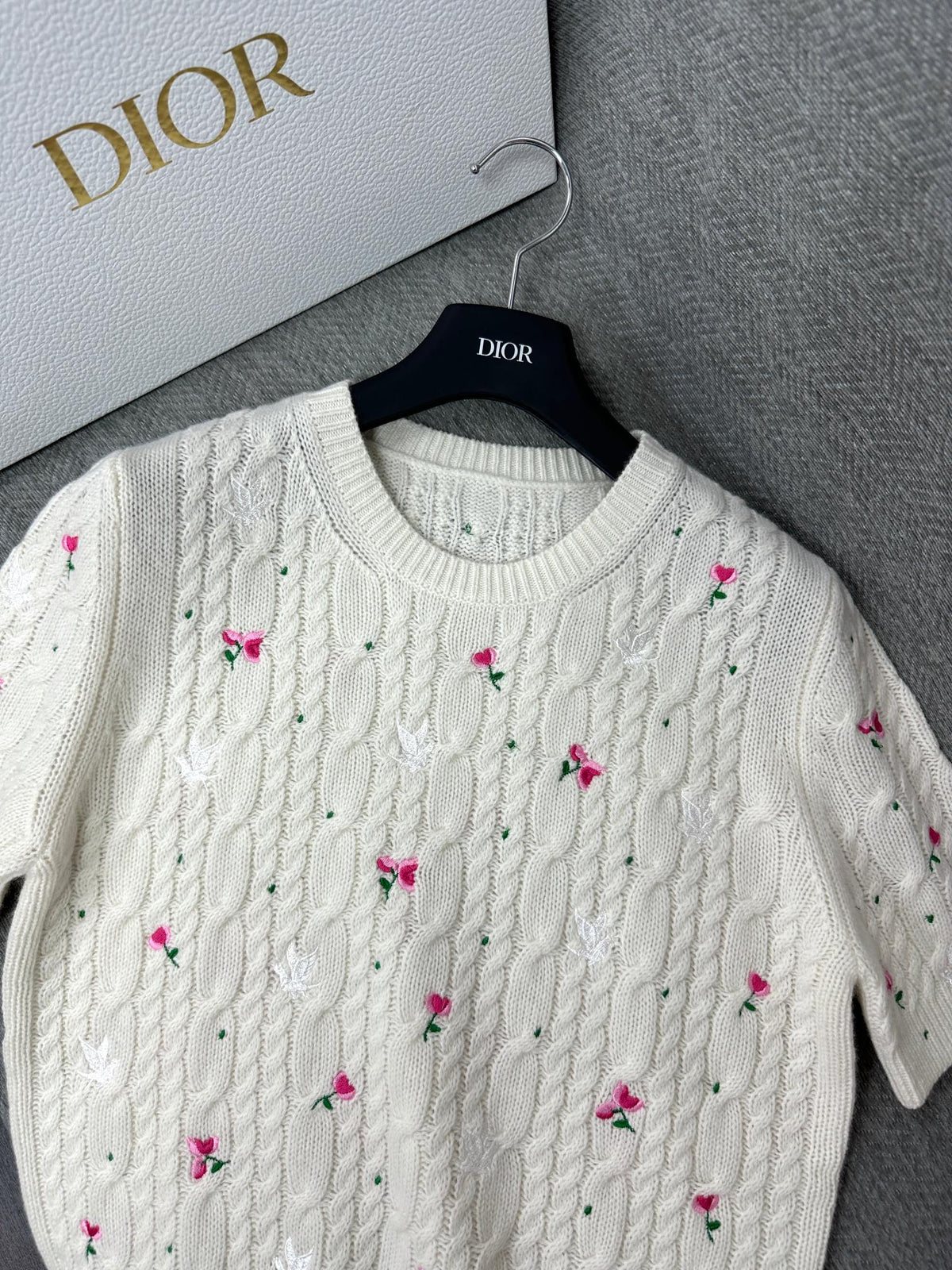 CD Short-Sleeved Sweater Small Floral Embroidery Ivory Wool 349483