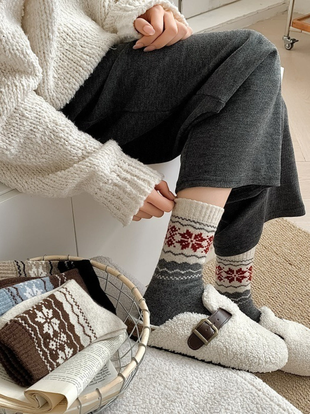 Rufia - Thickened Snowflake Patterned Mid-calf Socks – 4 Colors