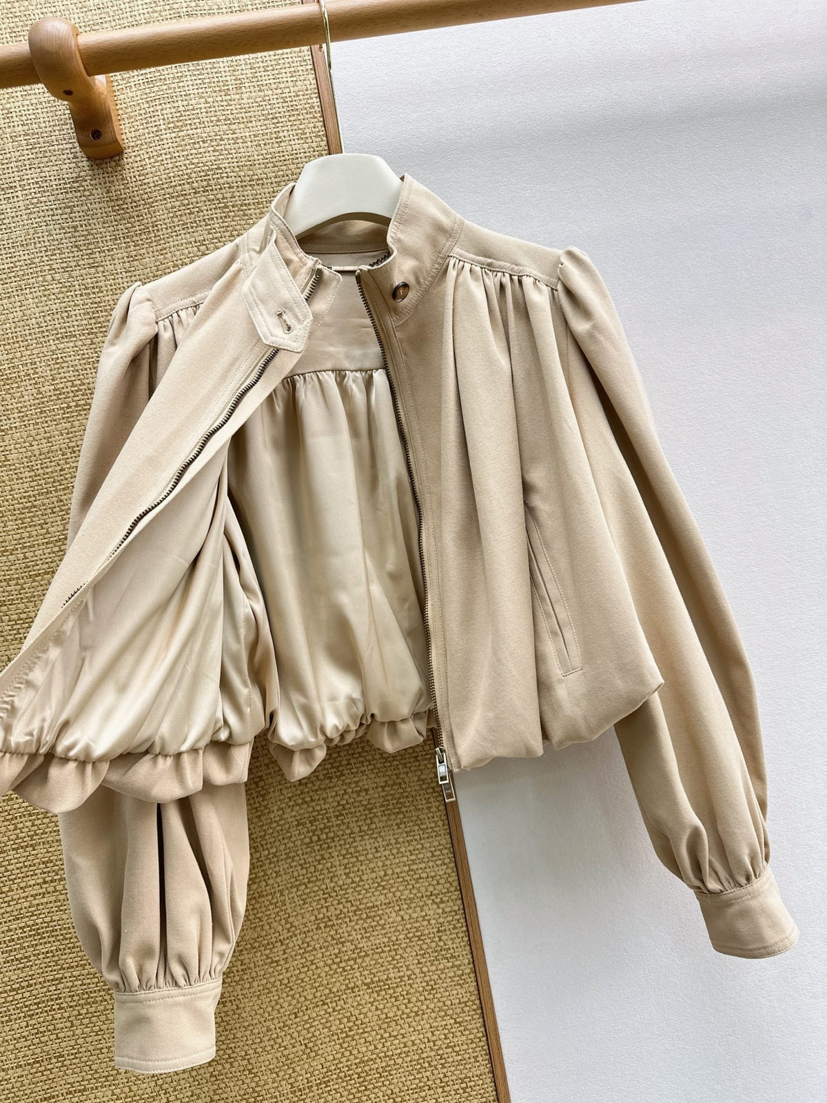 Chloe Cropped Jacket in Beige Cotton