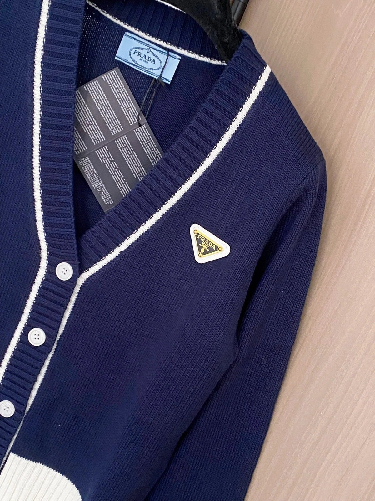 PRADA 25S CARDIGAN 480