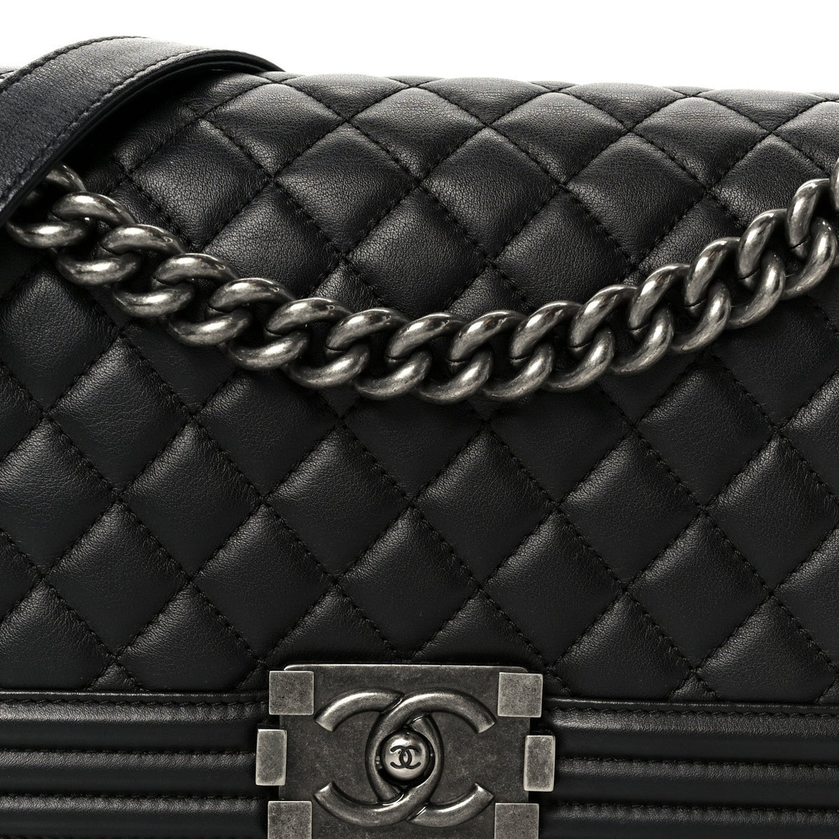Lambskin Quilted Medium Boy Flap Black