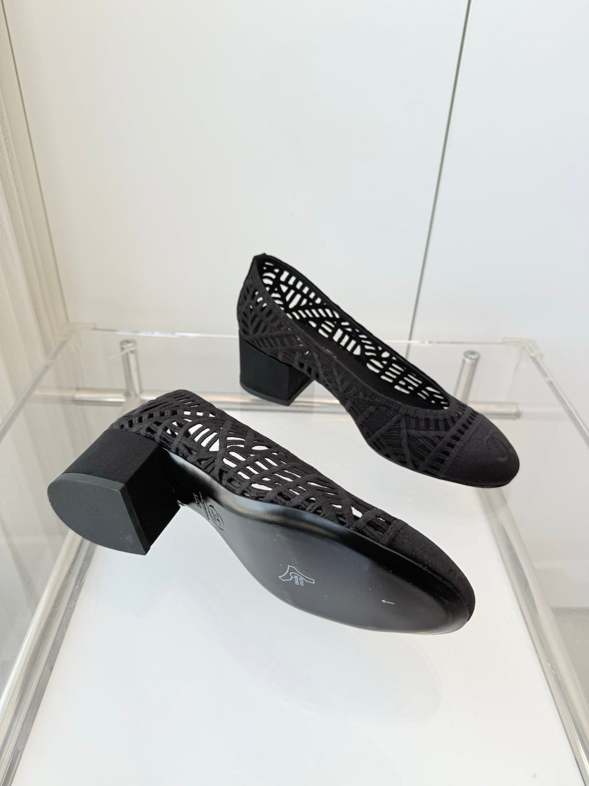 Chanel 26 Ladies 50 Ballet Flats Black in Fabric 597340