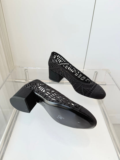 Chanel 26 Ladies 50 Ballet Flats Black in Fabric 597340