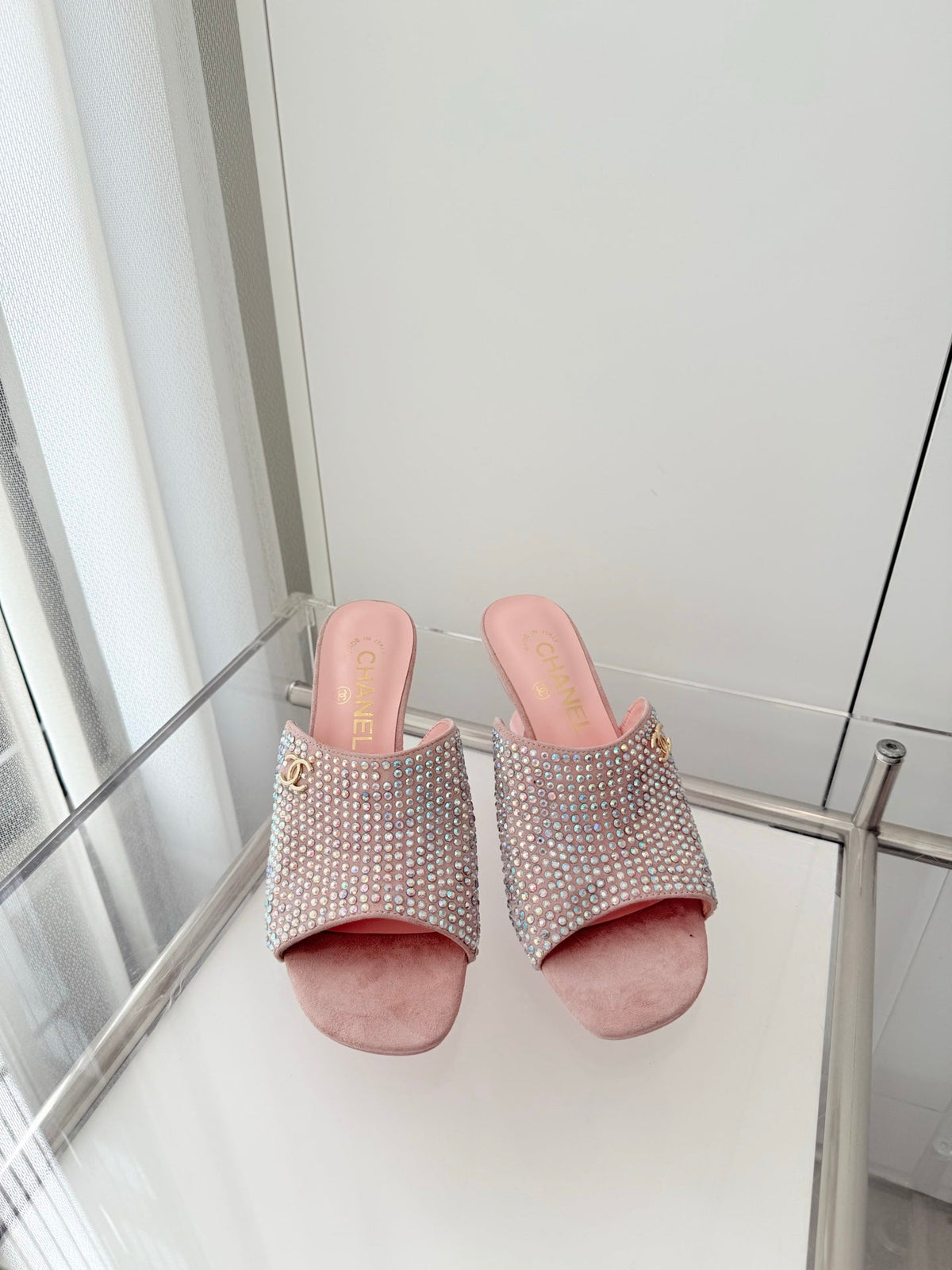 CC 26 Sandal 70 Pink Rhinstone Deer Hide 597374
