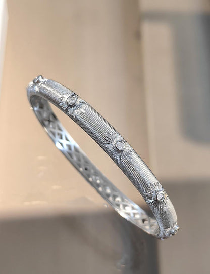 Elegant Carved Floral Rhinestone Bangle Bracelet