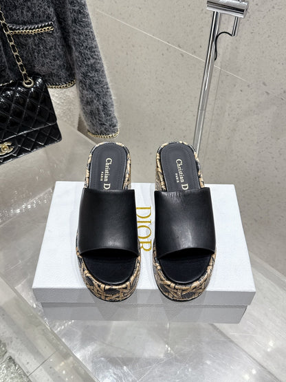 CD Attitude Wedge Sandals Black in Cowhide 598183