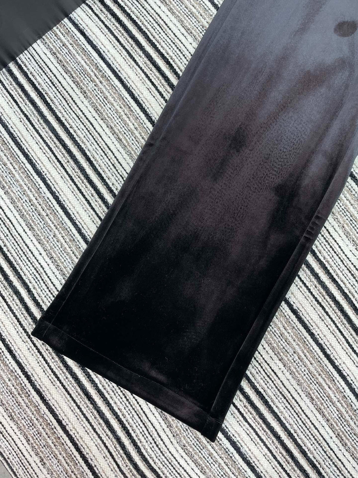 CHANEL 25S STRAIGHT-LEG VELVET PANTS 445