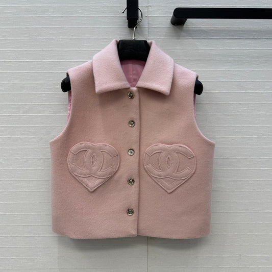 CHANEL 25S KNIT VEST WITH TWO HEART-SHAPED POCKETS 346