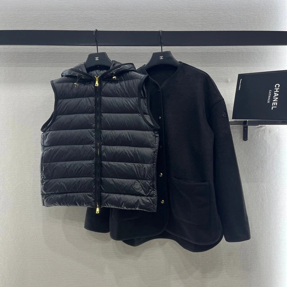 MONCLER 25S JACKET IN BLACK 307609