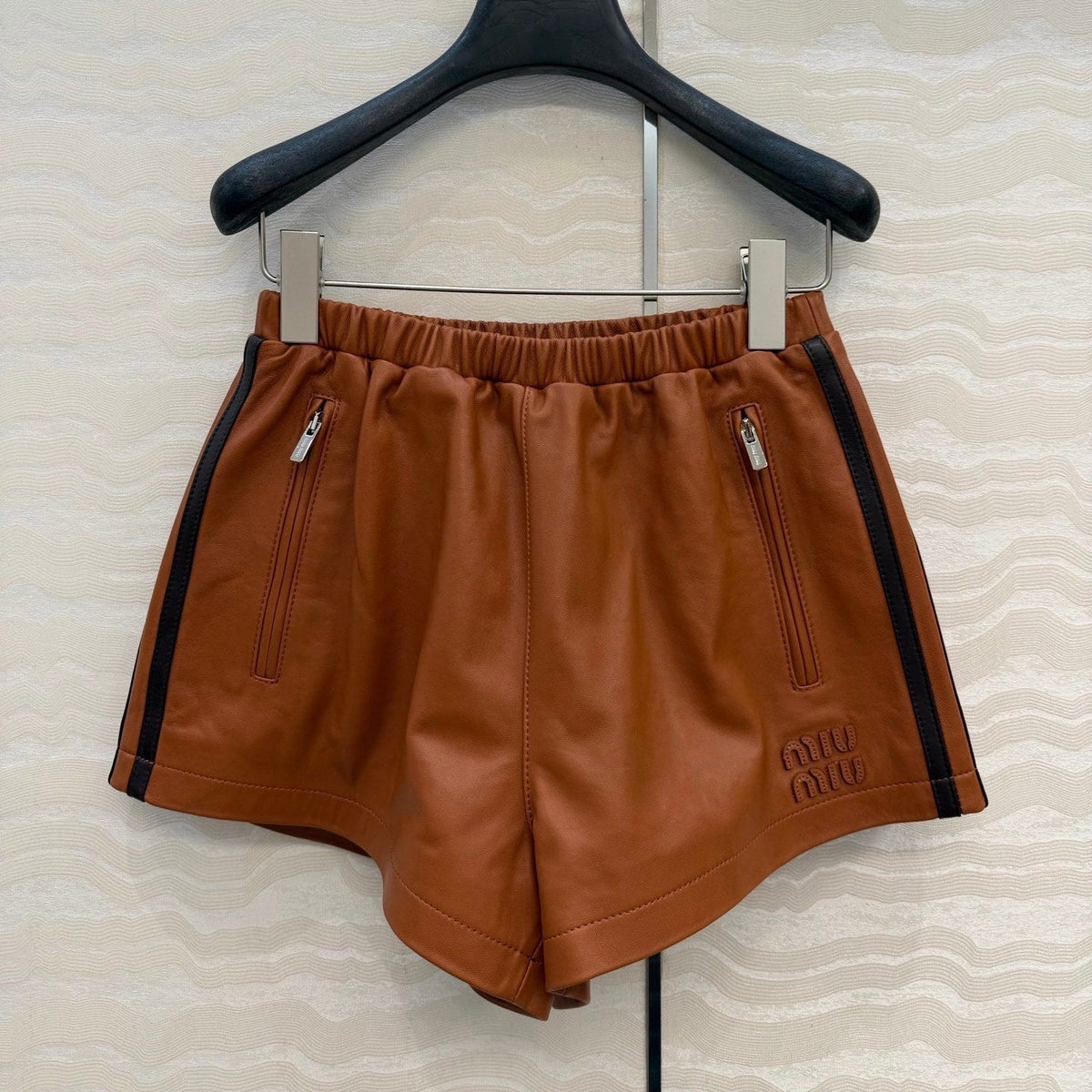 Miu SS26 Striped Nappa Leather Shorts Brandy Lambskin 351107