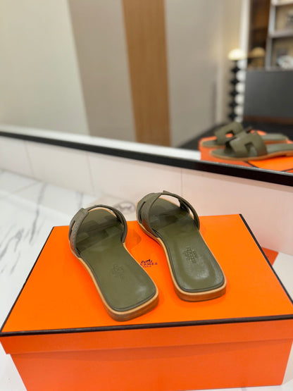 HM Oran Sandal Army Green Perforate Cowhide 294875
