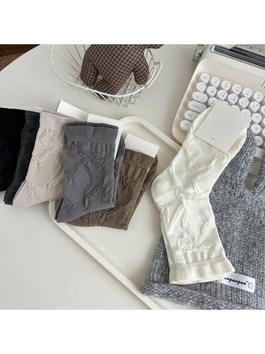 Rufia - Cute Mid-calf Socks with Bow Patterns