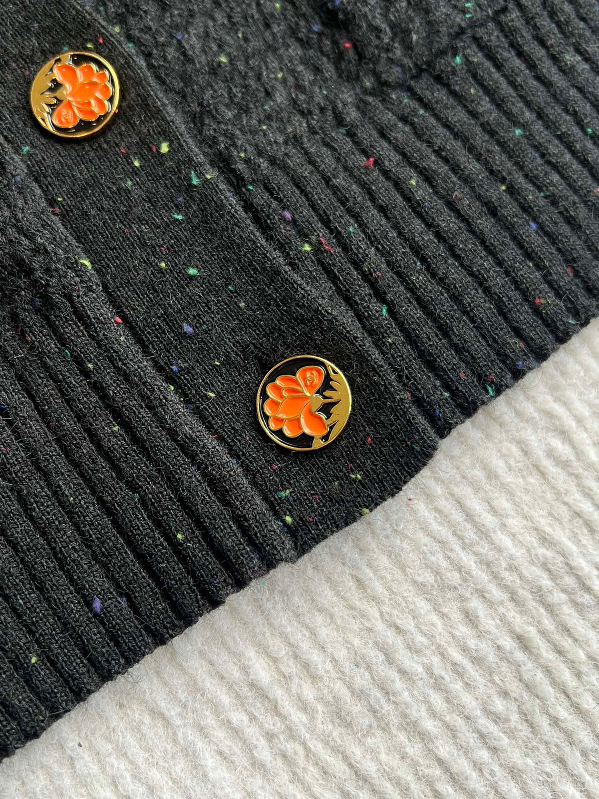 CC 25A Classic Round Neck Floral Wool Cardigan In Black 275516
