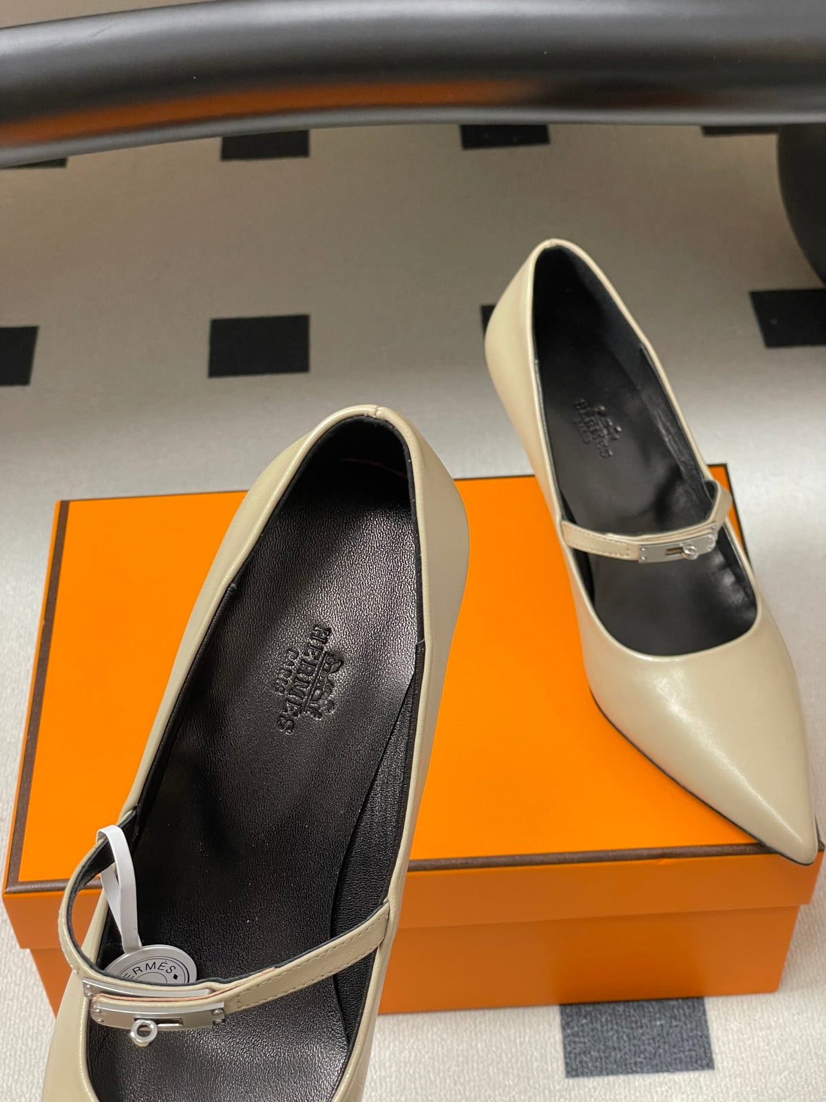 HM 26 Majeste 60 Pump Beige in Calfskin 593829