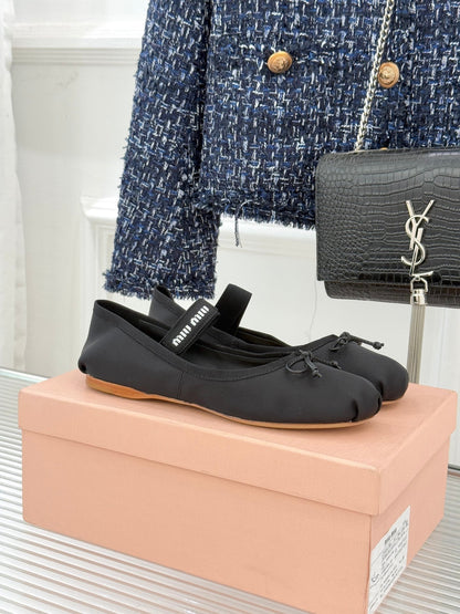 Miu Classic Bow Letter Ballet Black Satin