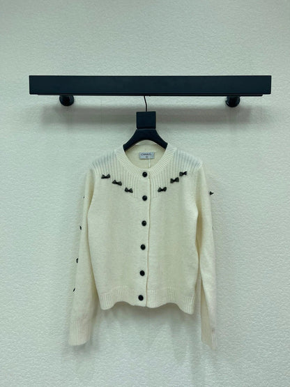 CC 26 Wool Cardigan With Small Bow 331297
