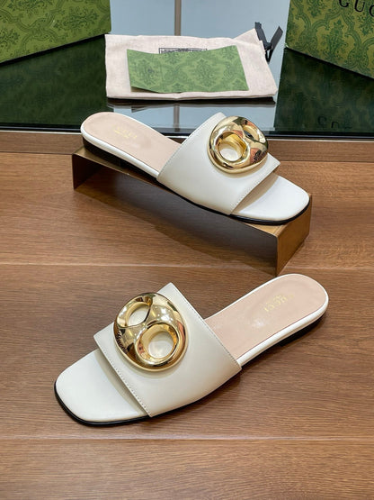 FLAT MULE IN WHITE CALFSKIN