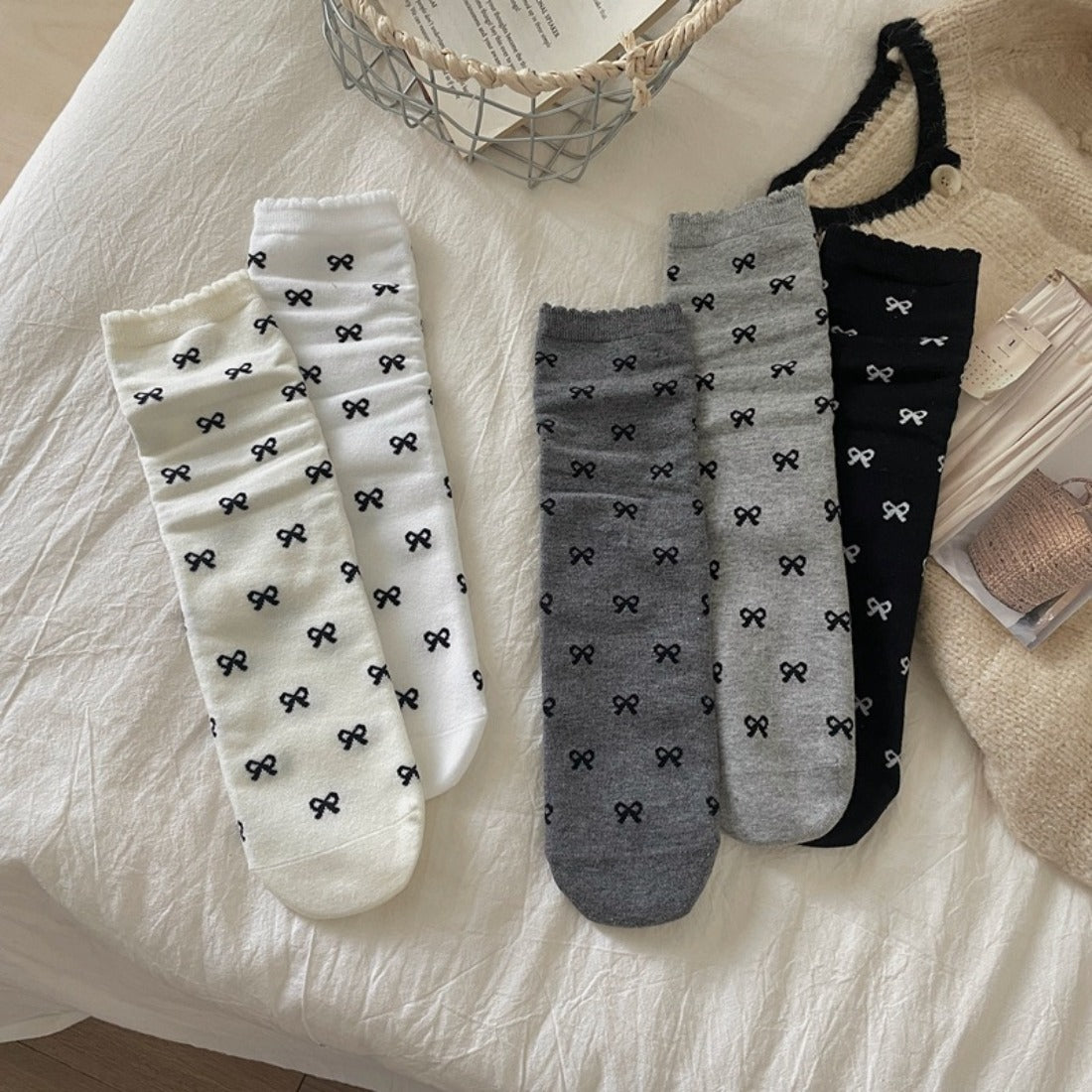 Rufia - Bow Pattern Mid-Calf Socks